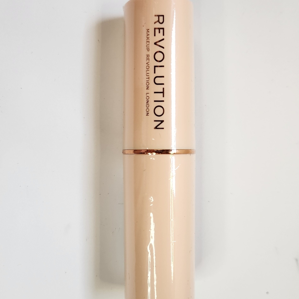 Makeup Revolution Fast Base Stick Foundation Fair Skin Tones F2 New